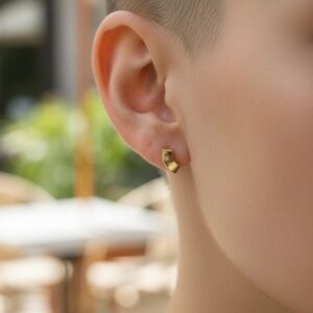 5/$25💎 Elegant Gold Crescent Stud Earrings